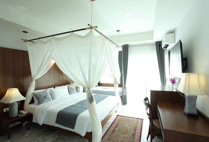 هتل Villa Amphawa