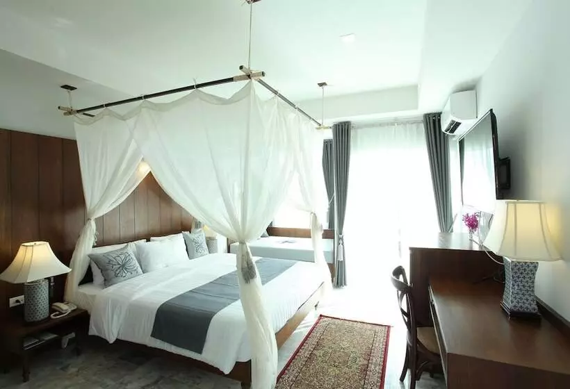 Hotelli Villa Amphawa