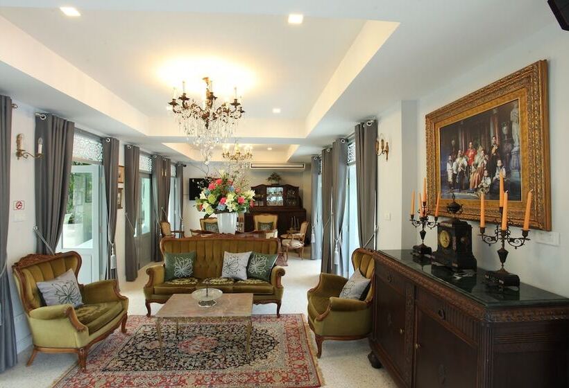 هتل Villa Amphawa