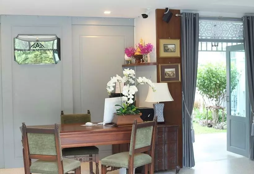 Hotelli Villa Amphawa