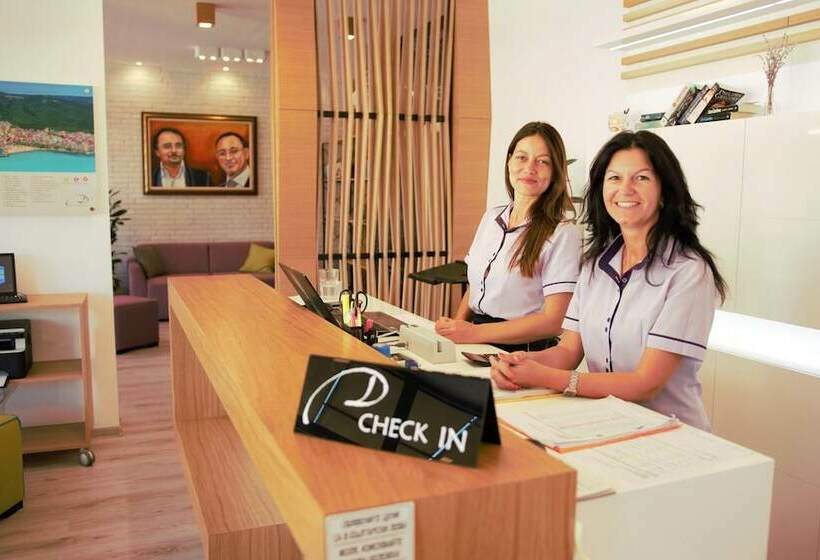 Lazur Holiday Apartments