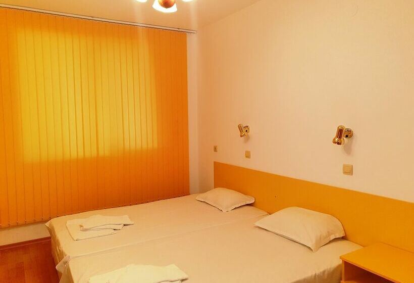 Lazur Holiday Apartments