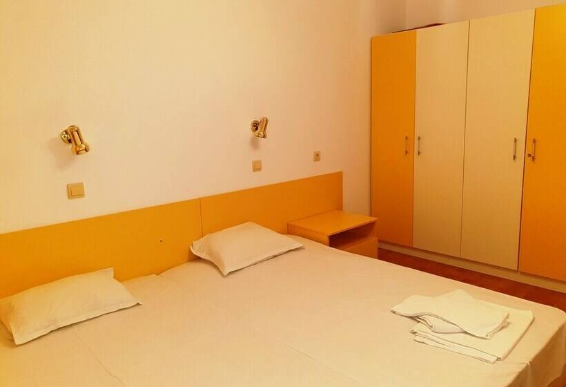 Lazur Holiday Apartments