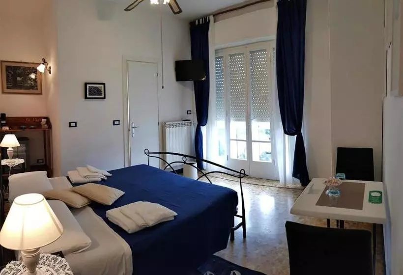 تختخواب و صبحانه Le Midi Versilia