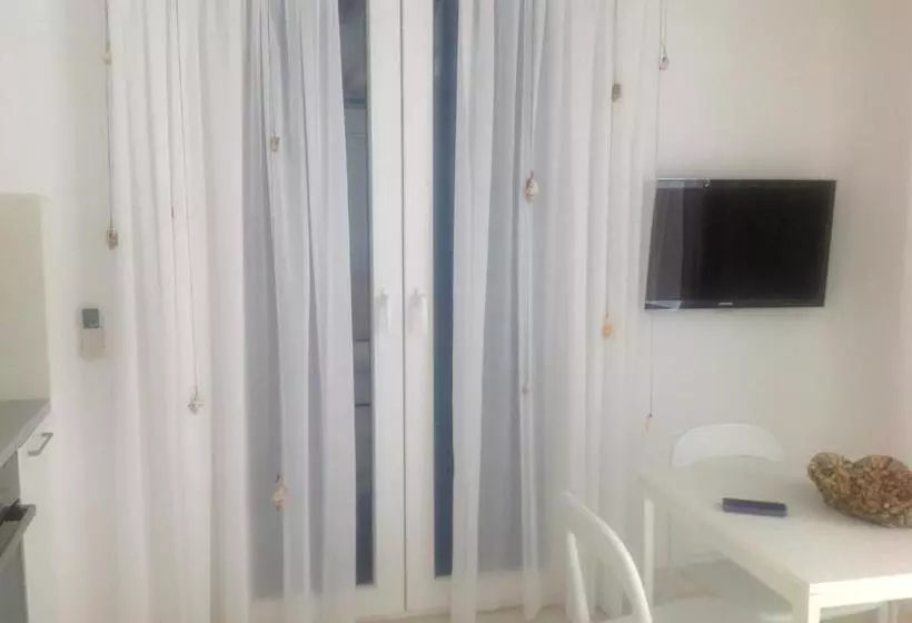 ホテル Blue, White And Grey Suites