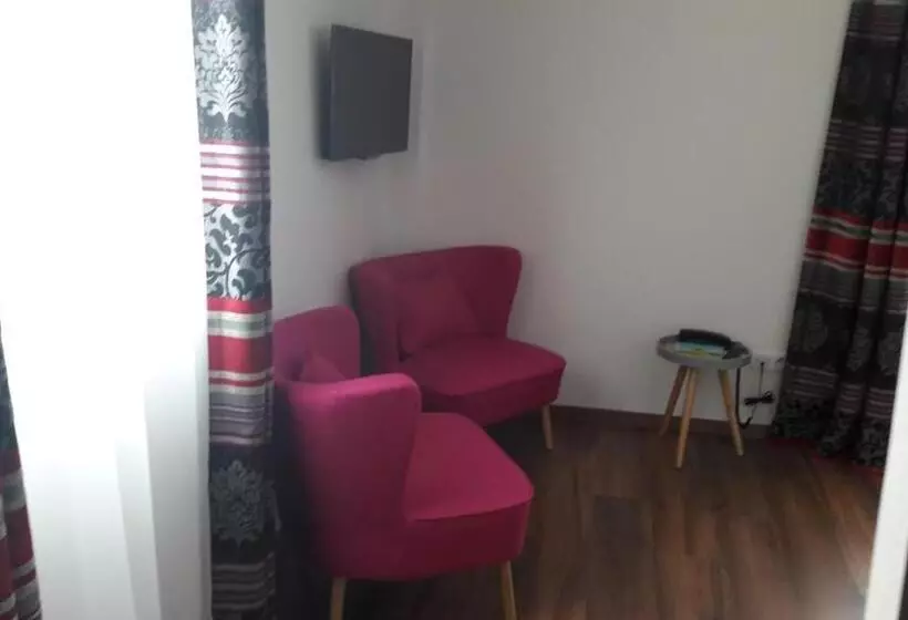 Hotelli Les Aubepines