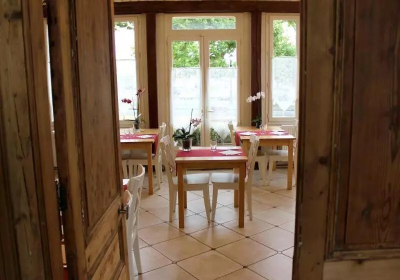 Hotelli Les Aubepines