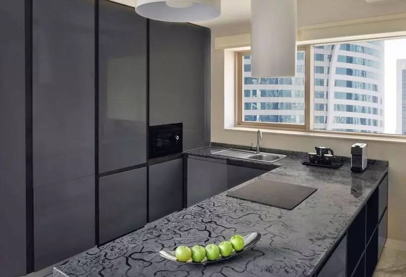 Mövenpick Hotel Apartments Downtown Dubai