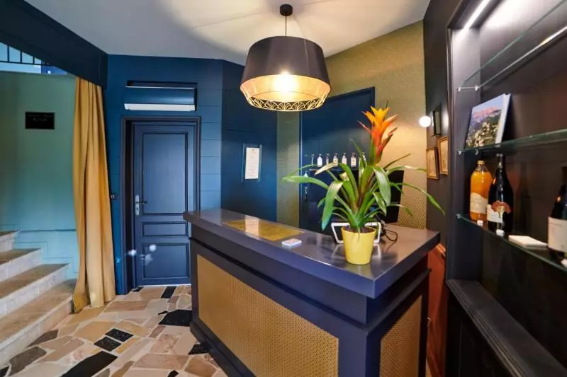 Hotelli Logis Hôtel Restaurant Le Plantevin