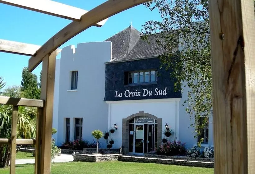 Logis Hotel La Croix Du Sud