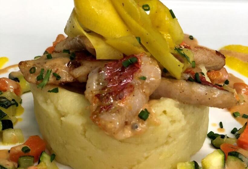 Logis Hotel La Croix Du Sud