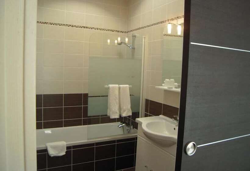 Logis Hotel La Croix Du Sud