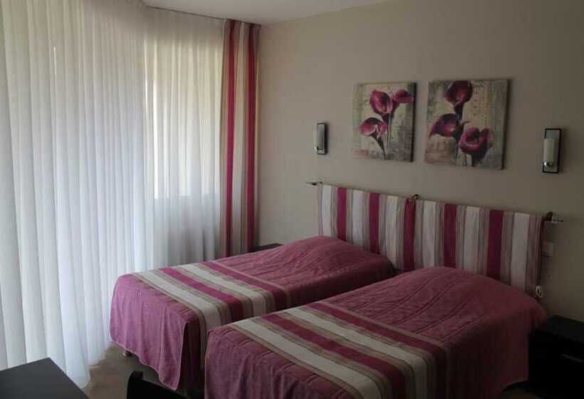 Logis Hotel La Croix Du Sud