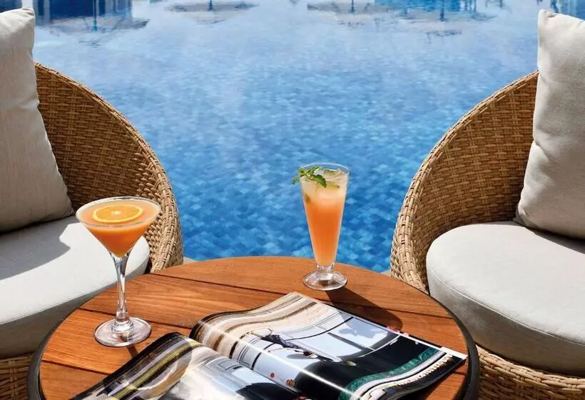 Mövenpick Hotel Apartments Downtown Dubai