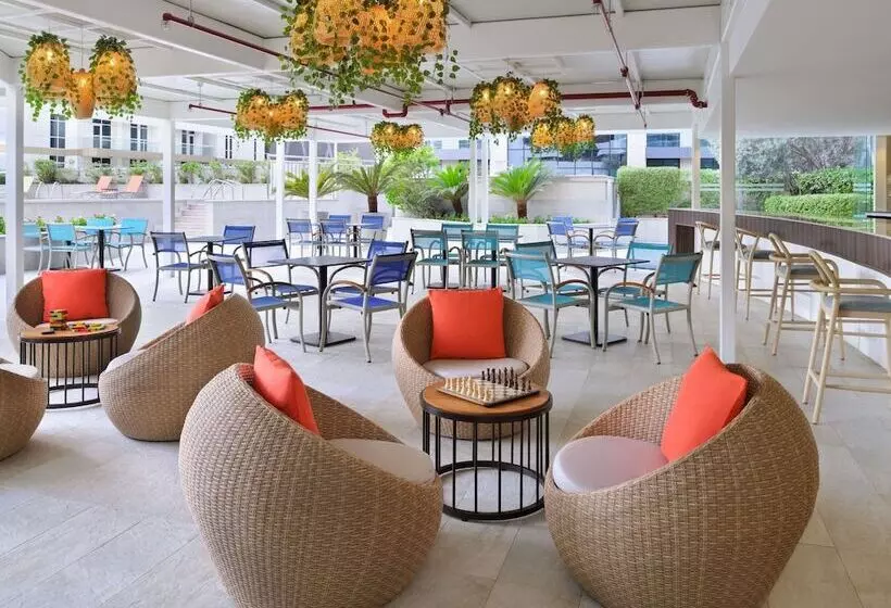 Mövenpick Hotel Apartments Downtown Dubai