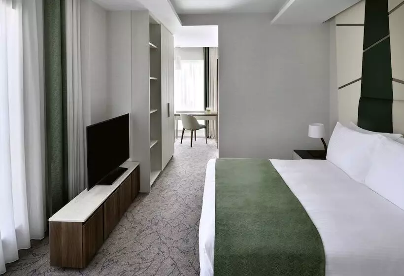 Mövenpick Hotel Apartments Downtown Dubai