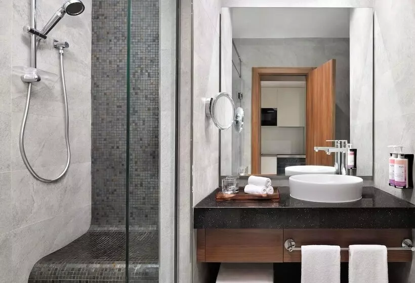 Mövenpick Hotel Apartments Downtown Dubai