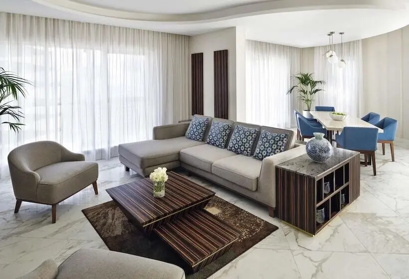 Mövenpick Hotel Apartments Downtown Dubai