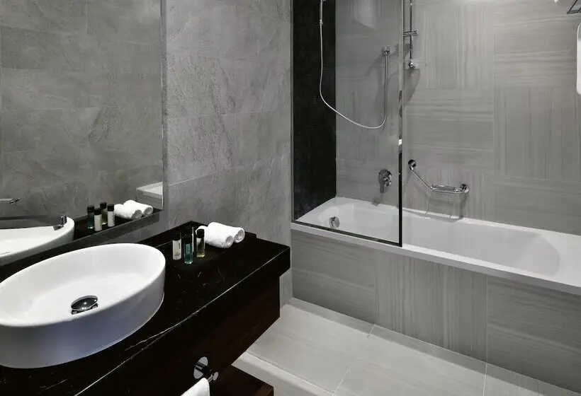 Mövenpick Hotel Apartments Downtown Dubai
