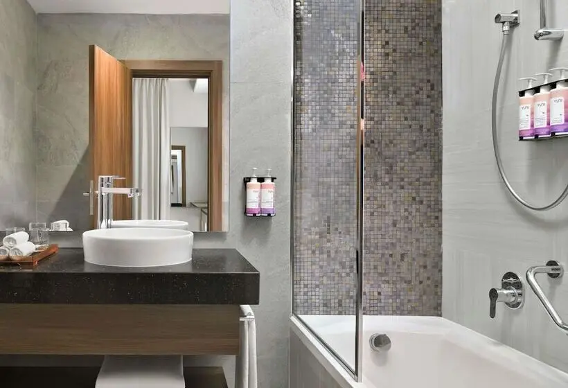 Mövenpick Hotel Apartments Downtown Dubai