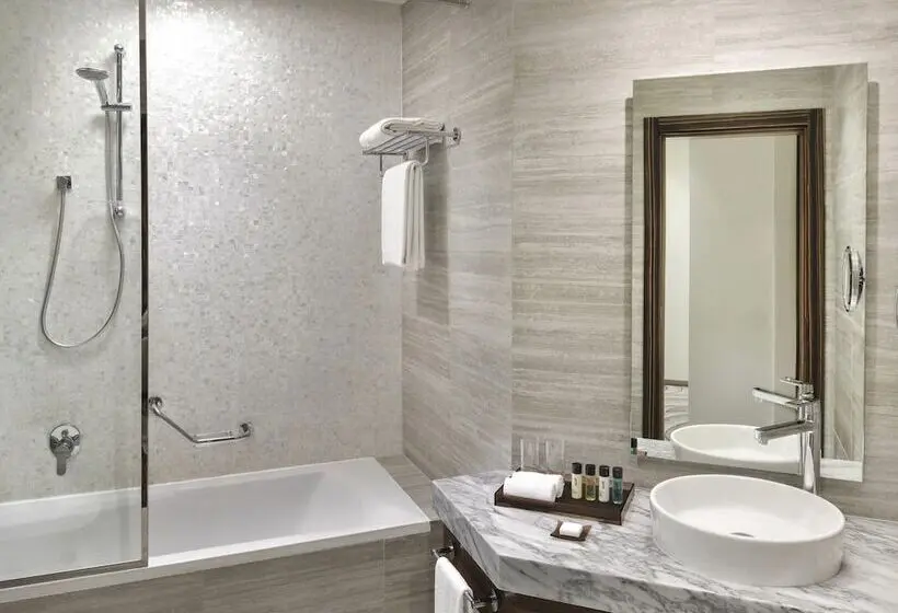 Mövenpick Hotel Apartments Downtown Dubai