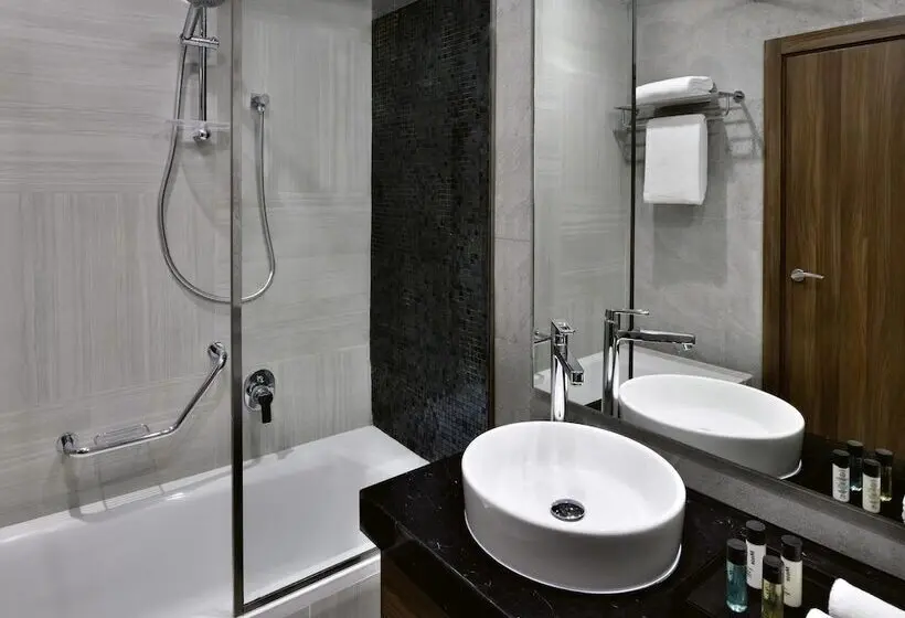 Mövenpick Hotel Apartments Downtown Dubai