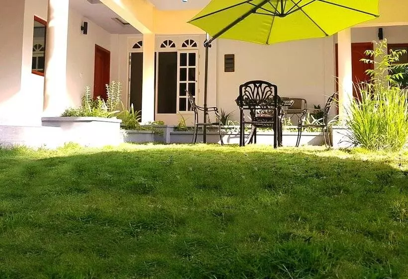 پانسیون Equator Residence