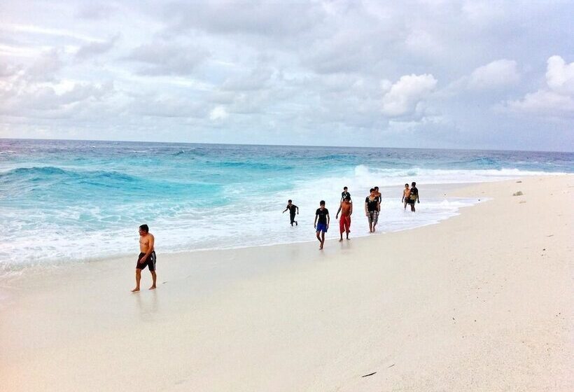 پانسیون Equator Residence