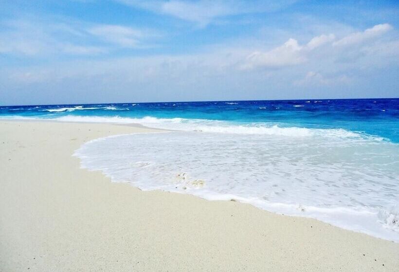 پانسیون Equator Residence