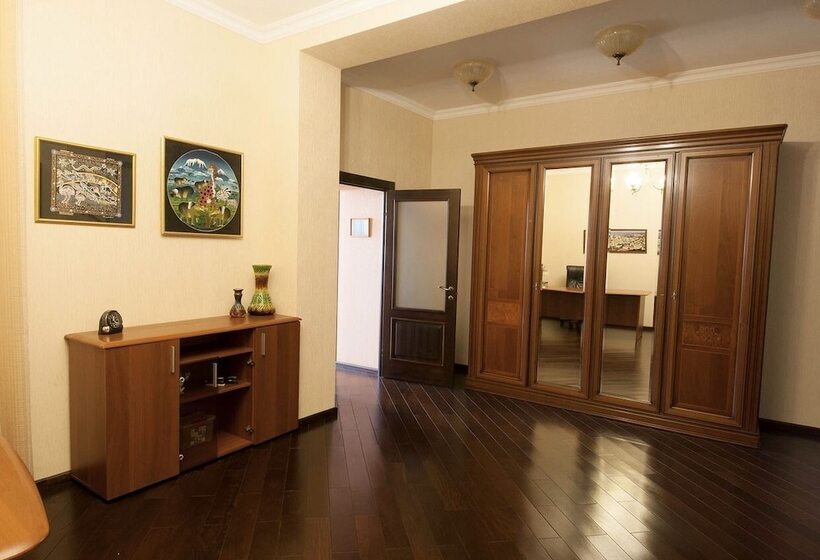 ペンション Guest House Grand Villa