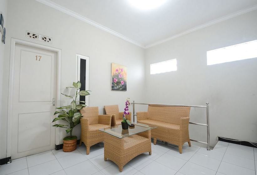 Hotel Airy Eco Syariah Sawojajar Danau Tondano Raya F4 Malang