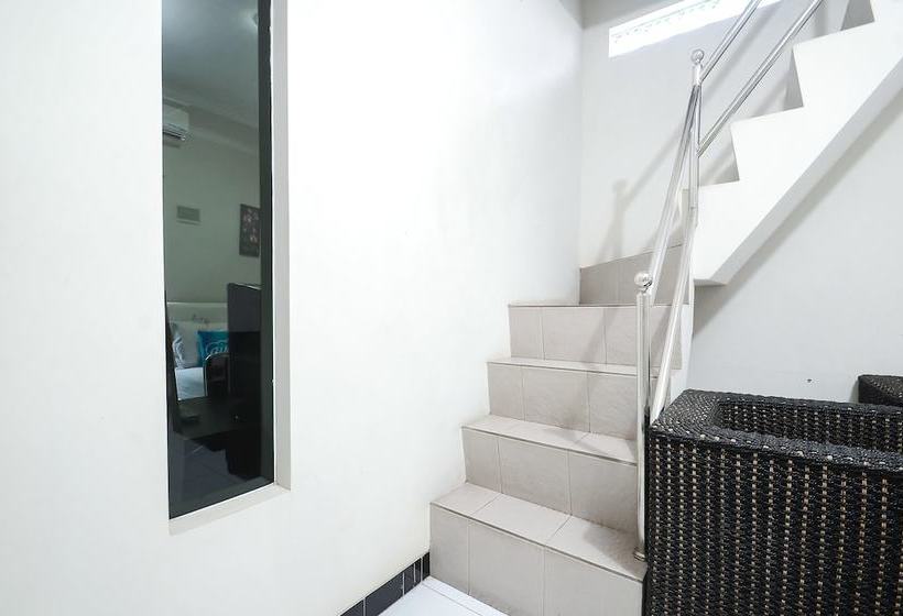 Hotel Airy Eco Syariah Sawojajar Danau Tondano Raya F4 Malang