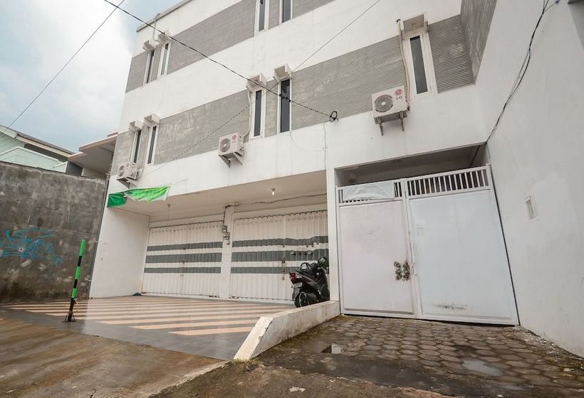 Hotel Airy Eco Syariah Sawojajar Danau Tondano Raya F4 Malang