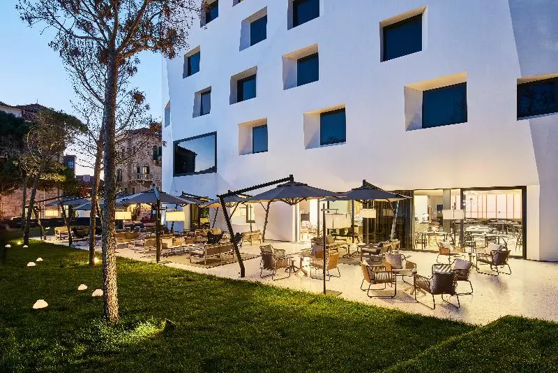 هتل Briig Boutique