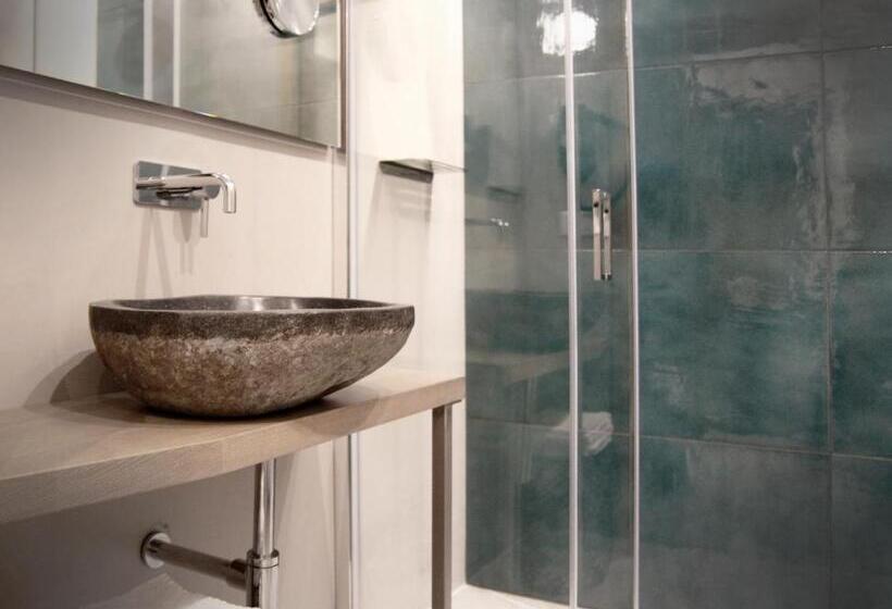 Отель Colonna 24 Luxury Room In Portovenere Near 5 Terre