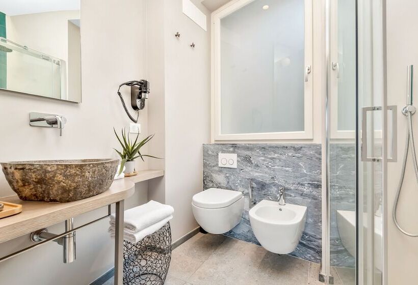 Отель Colonna 24 Luxury Room In Portovenere Near 5 Terre