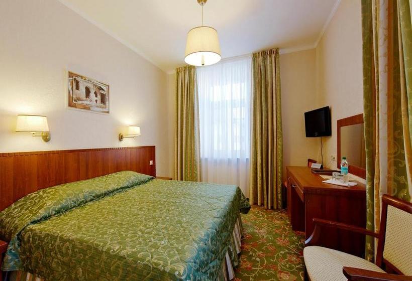 בית מלון כפרי Dvor Podznoeva  Business Building