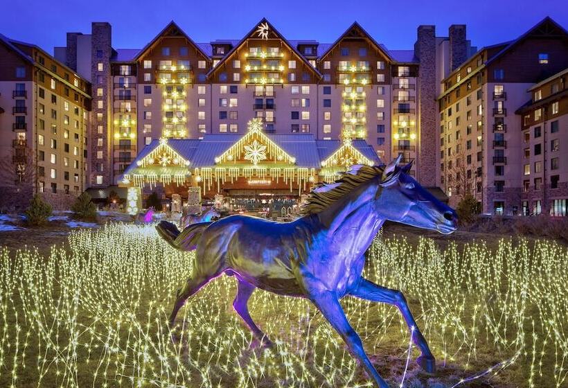 בית מלון כפרי Gaylord Rockies Resort & Convention Center
