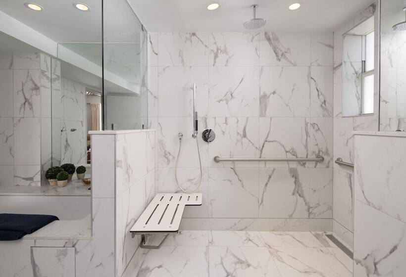 هتل Generator Miami