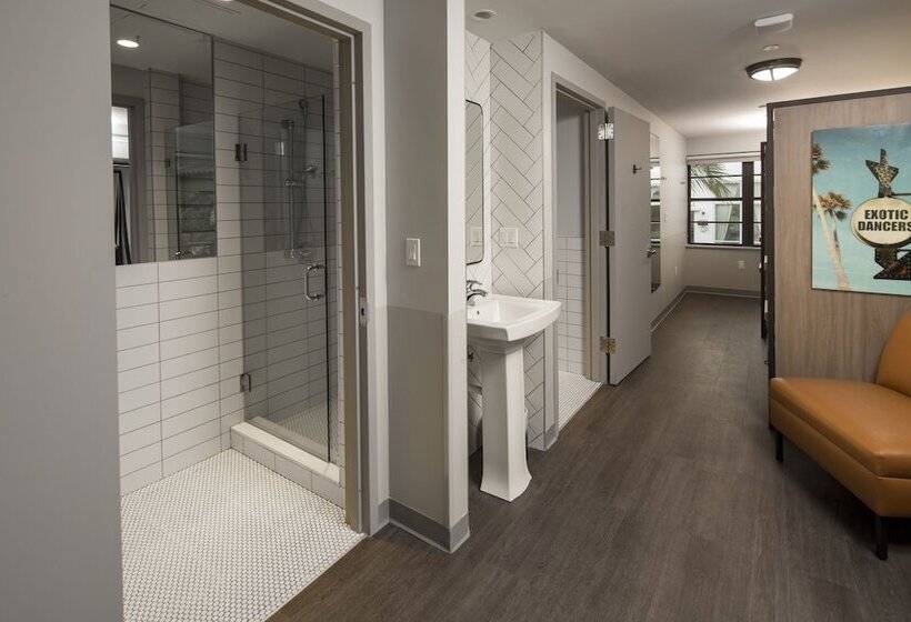 هتل Generator Miami