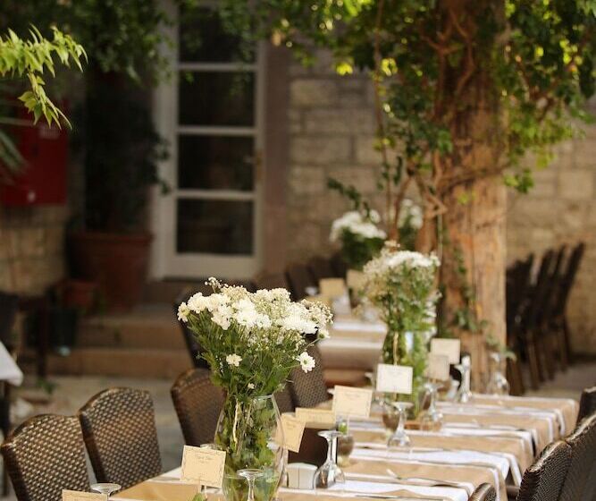 هتل Gümrük Urla