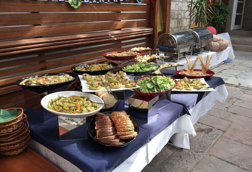 هتل Gümrük Urla