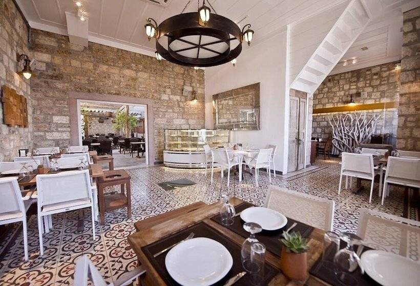 هتل Gümrük Urla