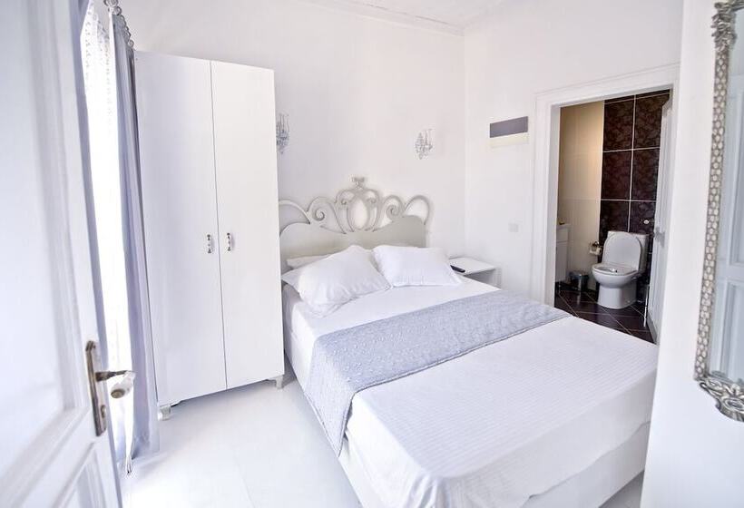 هتل Gümrük Urla