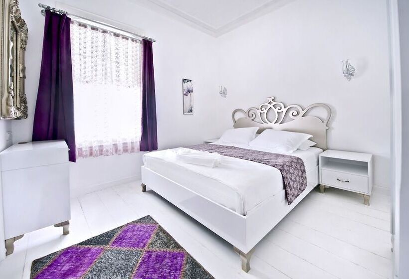 هتل Gümrük Urla