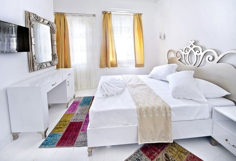 هتل Gümrük Urla