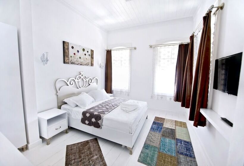 هتل Gümrük Urla