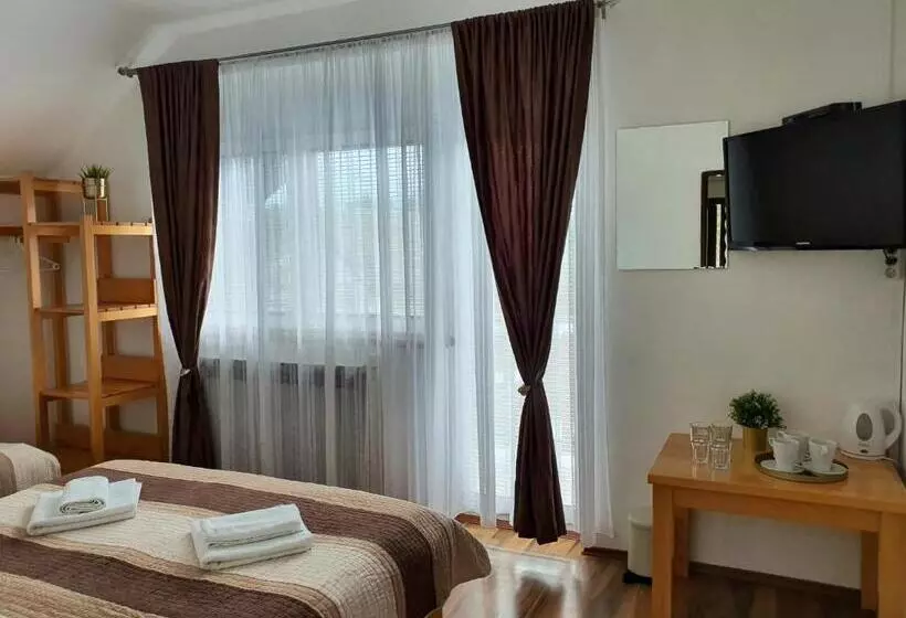 Hotelli Guesthouse Kovačević