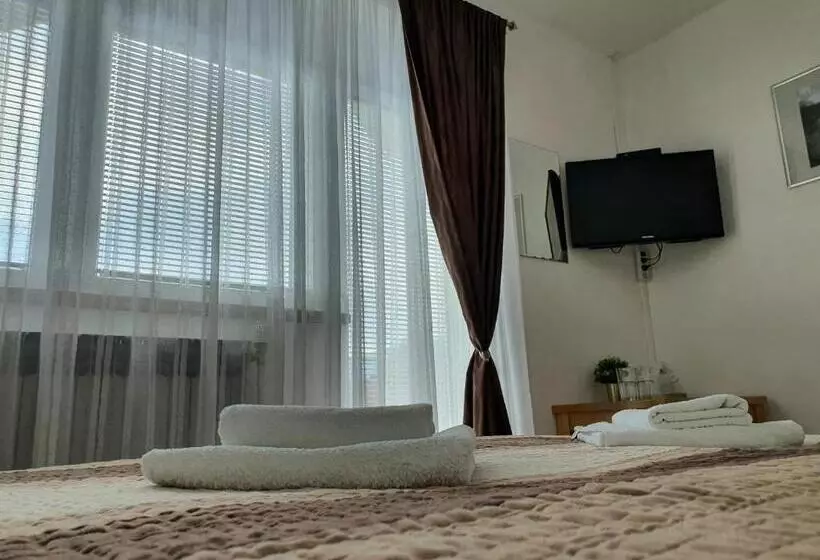 Hotelli Guesthouse Kovačević