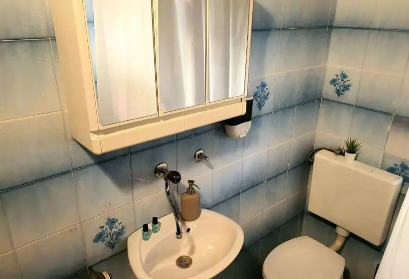 Hotelli Guesthouse Kovačević